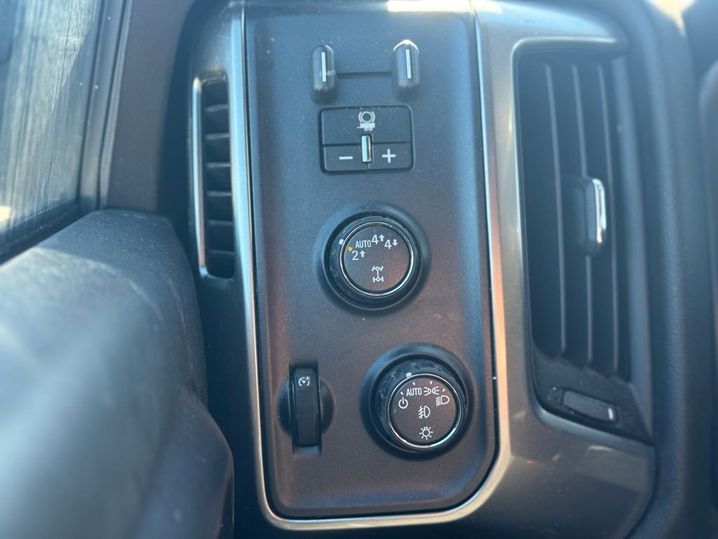 Used 2019 Chevrolet Silverado 1500 LT w/ All Star Edition image 21