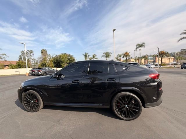 Used 2022 BMW X6 xDrive40i w/ M Sport Package image 2