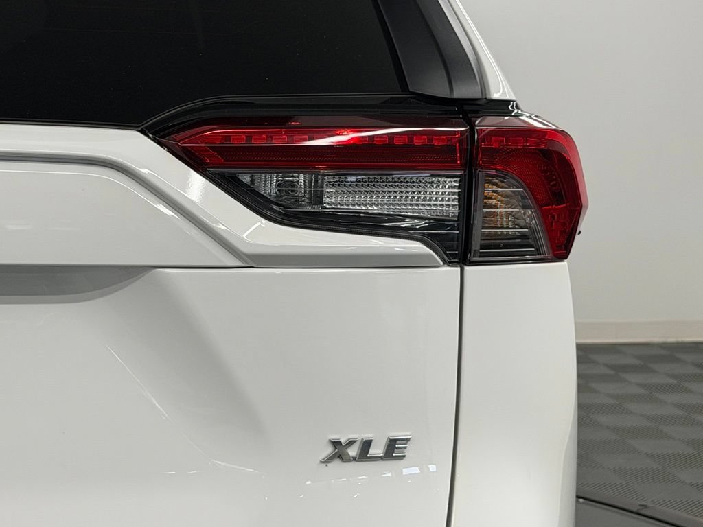 Used 2025 Toyota RAV4 XLE FWD image 14