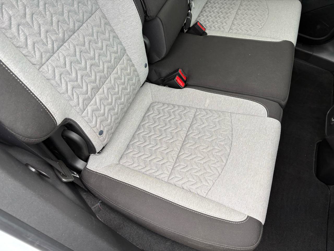 Used 2024 Chevrolet Equinox LS w/ LS Convenience Package image 47