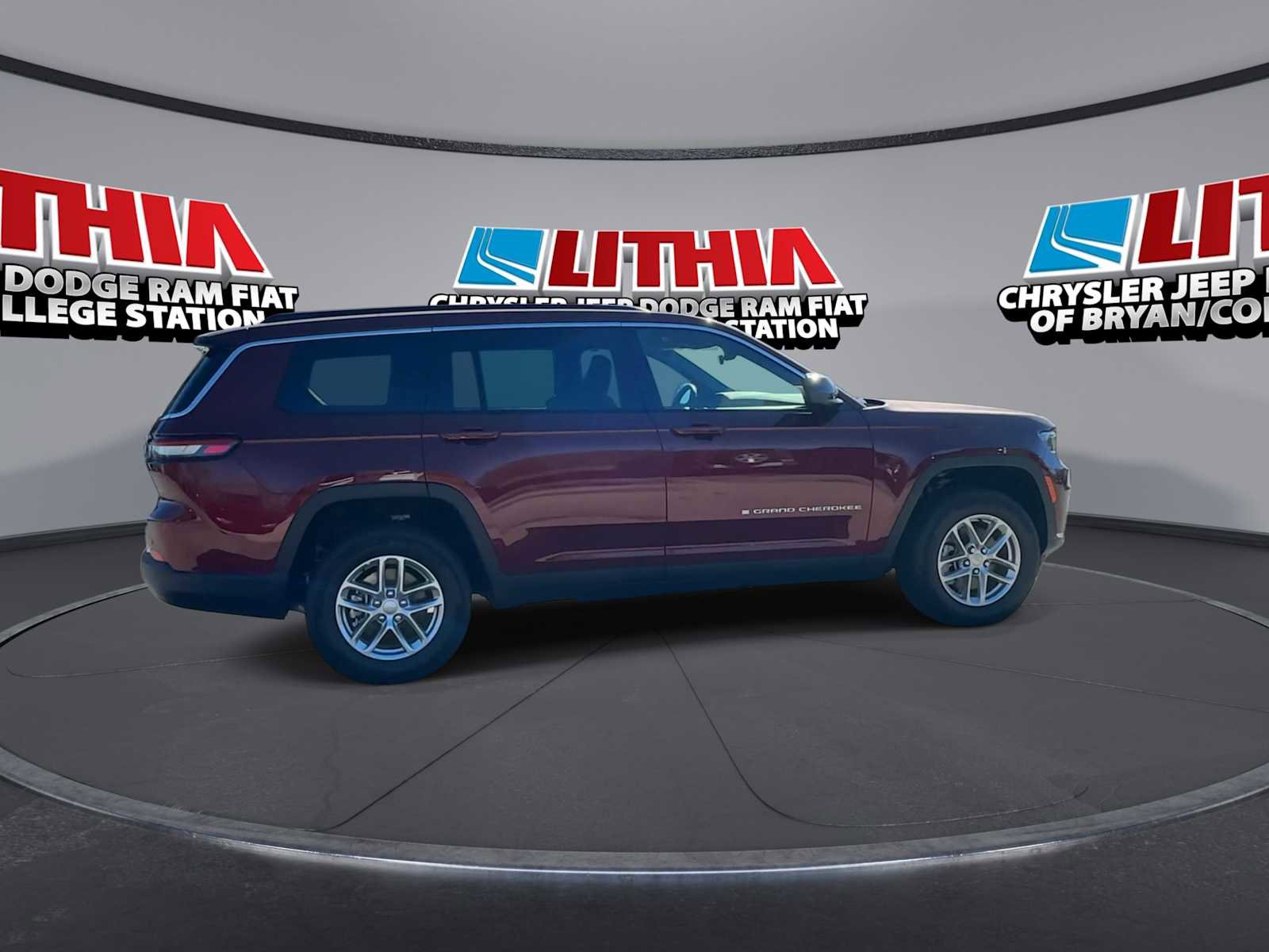 Used 2025 Jeep Grand Cherokee L Laredo w/ Luxury Tech Group I AWD/4WD image 8