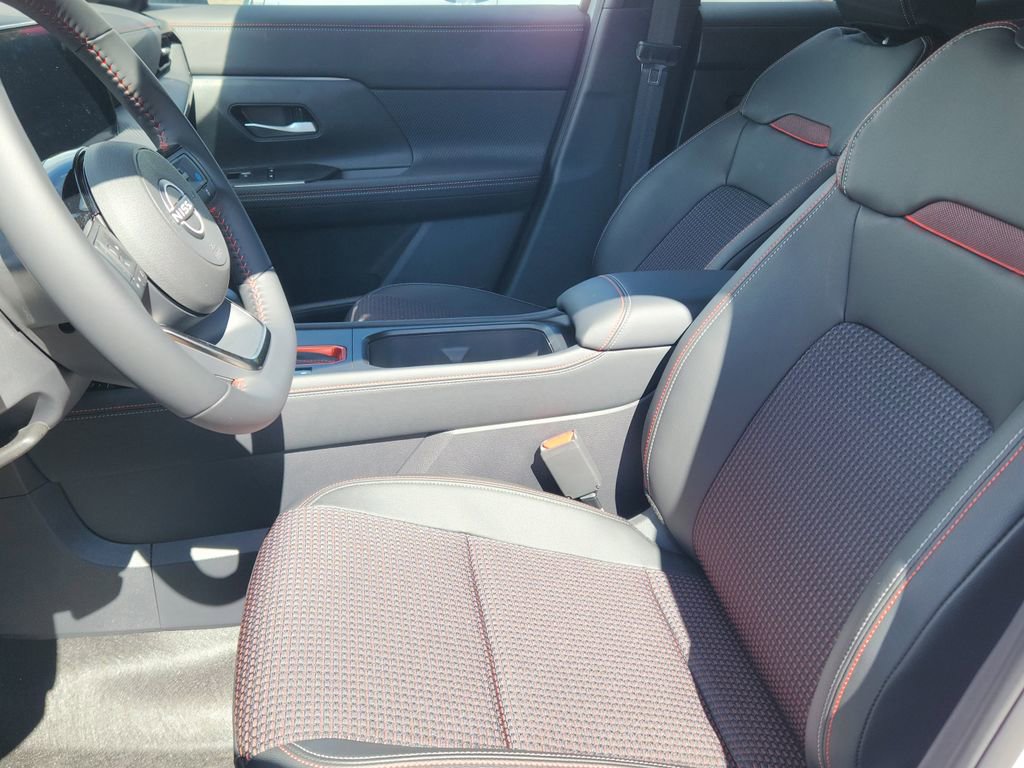 New 2025 Nissan Kicks SR w/ Interior Electronics Package image 9