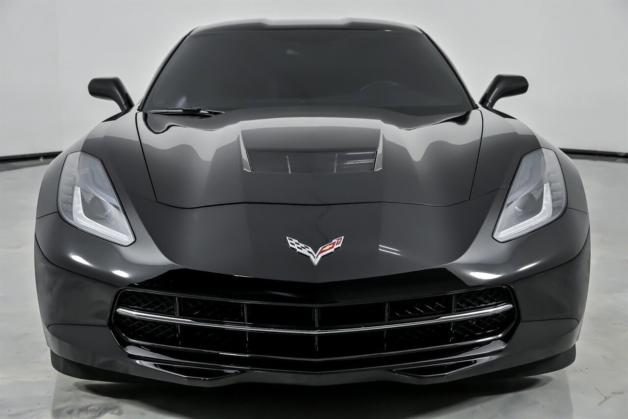 Used 2019 Chevrolet Corvette Stingray Coupe w/ 1LT image 5