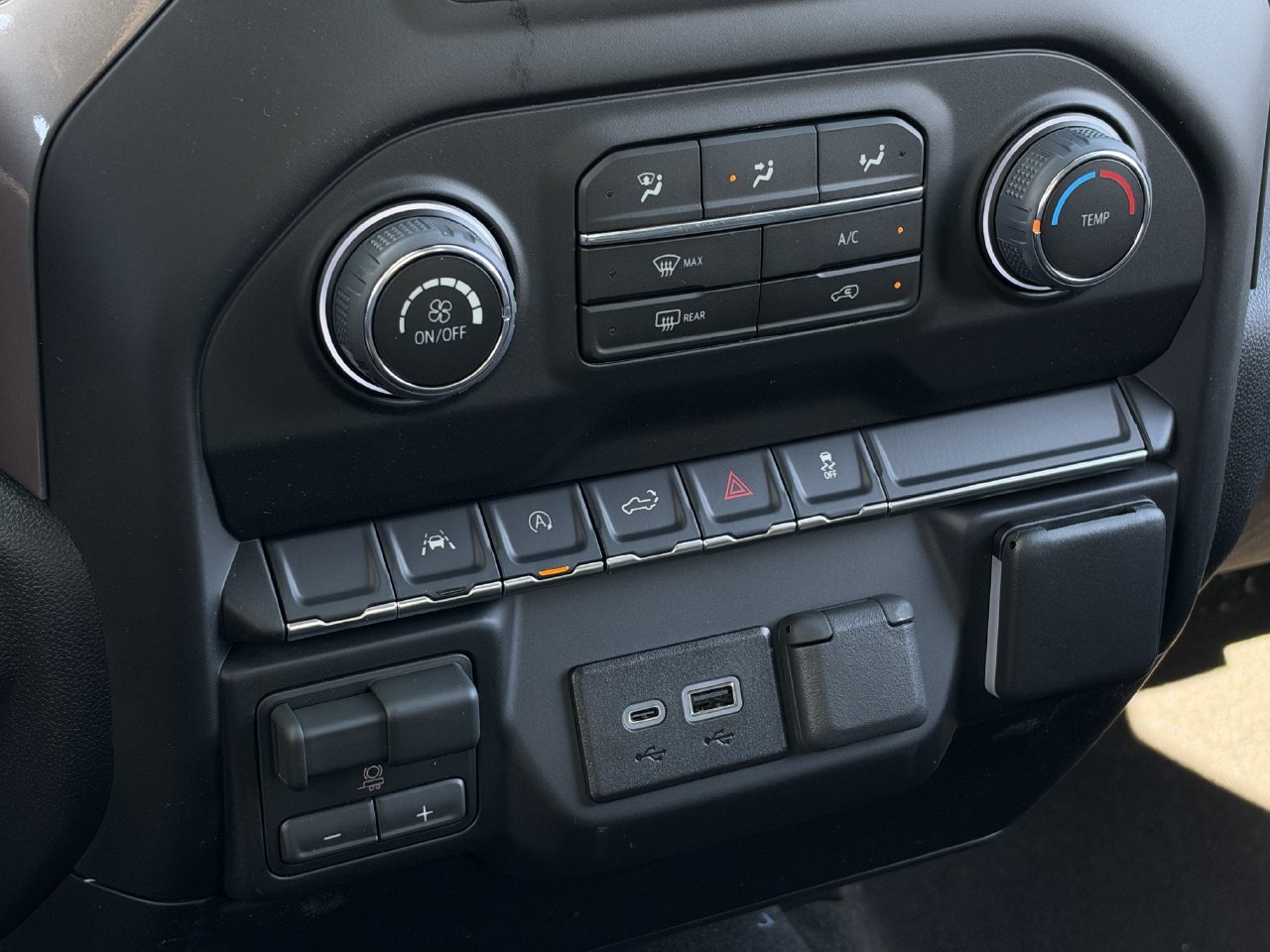 New 2026 Chevrolet Silverado 1500 Custom AWD/4WD image 18