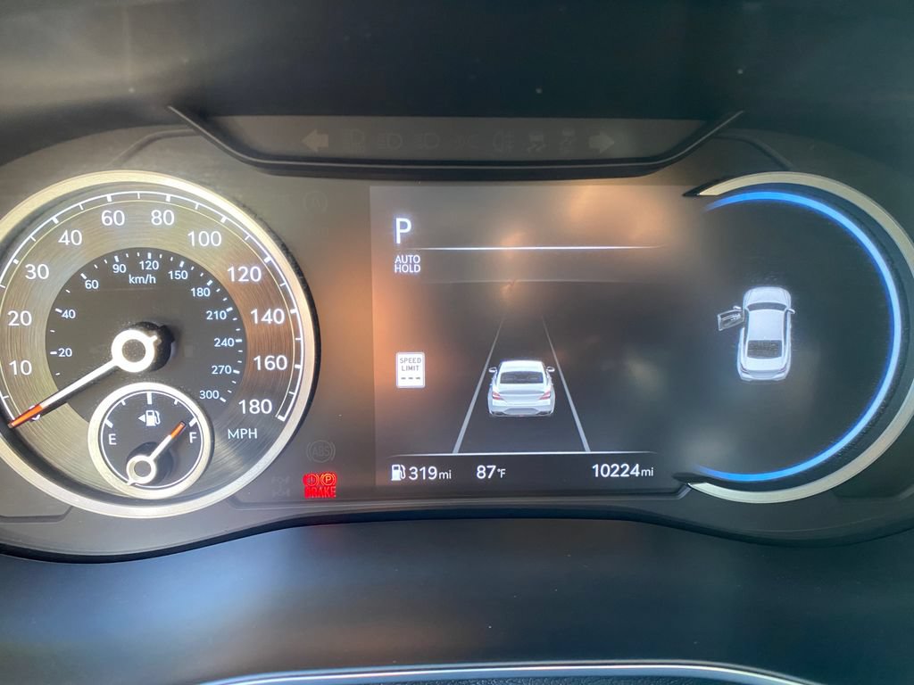 Certified 2025 Genesis G70 2.5T RWD image 15