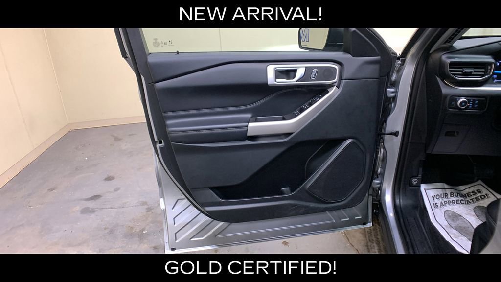 Used 2022 Ford Explorer XLT w/ Equipment Group 202A AWD/4WD image 29