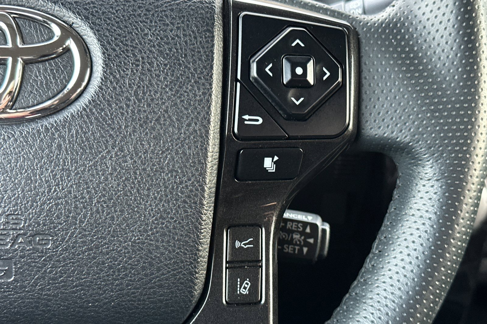 Used 2021 Toyota 4Runner Venture image 28