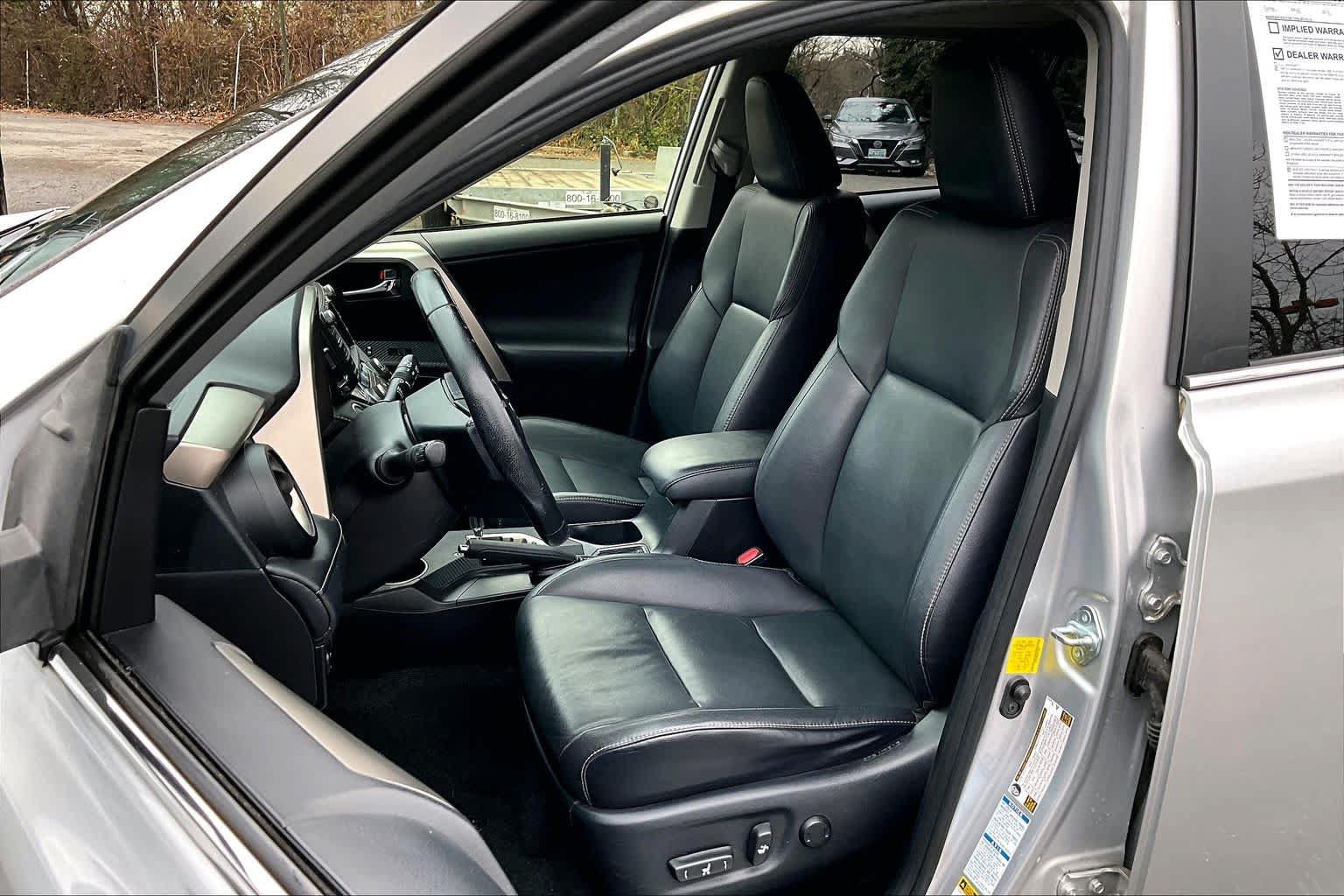 Used 2015 Toyota RAV4 Limited AWD/4WD image 8