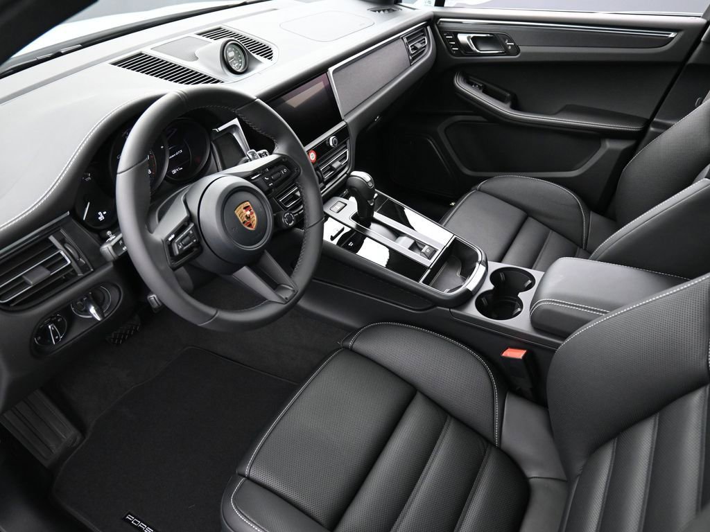 New 2026 Porsche Macan GTS AWD/4WD image 4