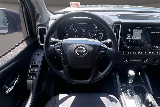 Used 2025 Nissan Frontier SV RWD image 5