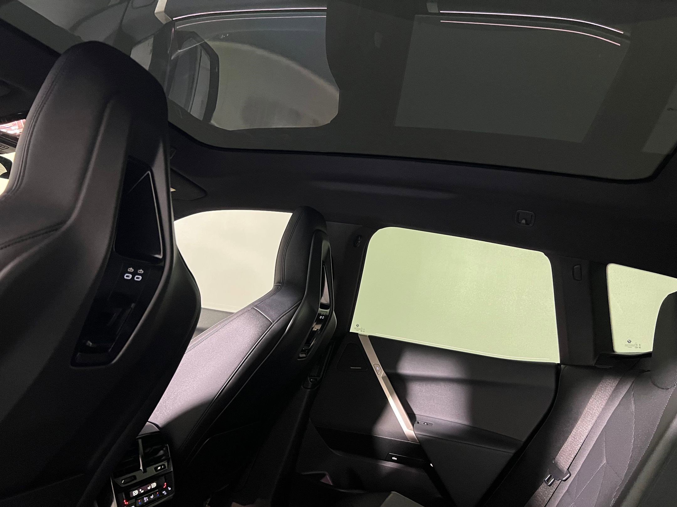 Used 2022 BMW iX xDrive50 w/ Premium Package image 14