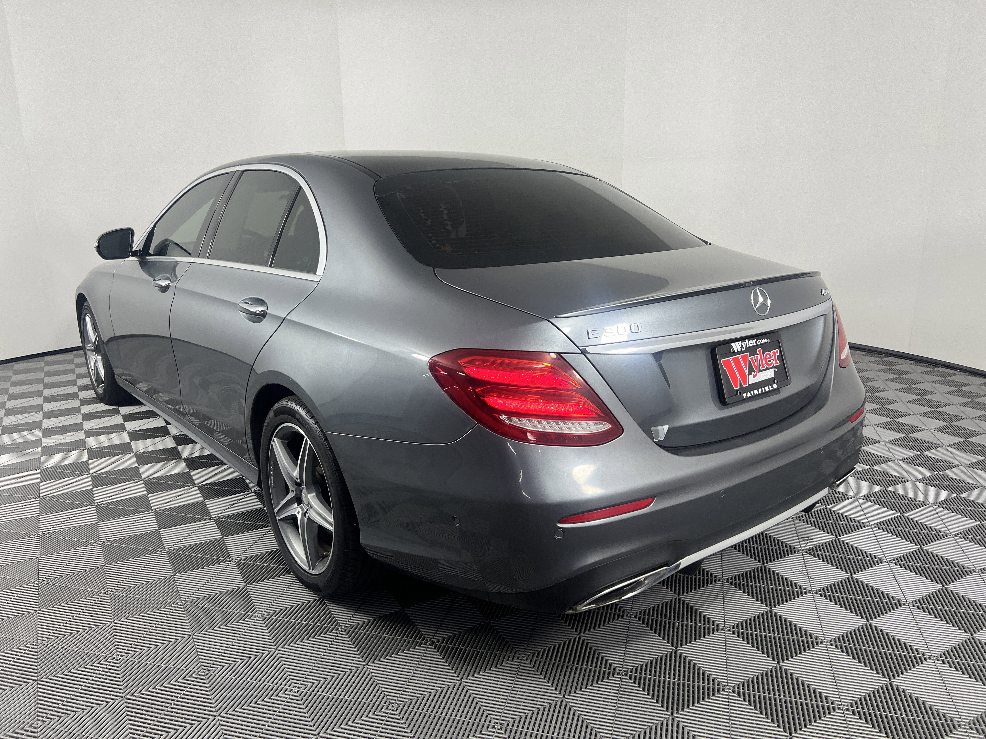 Used 2017 Mercedes-Benz E 300 4MATIC image 13