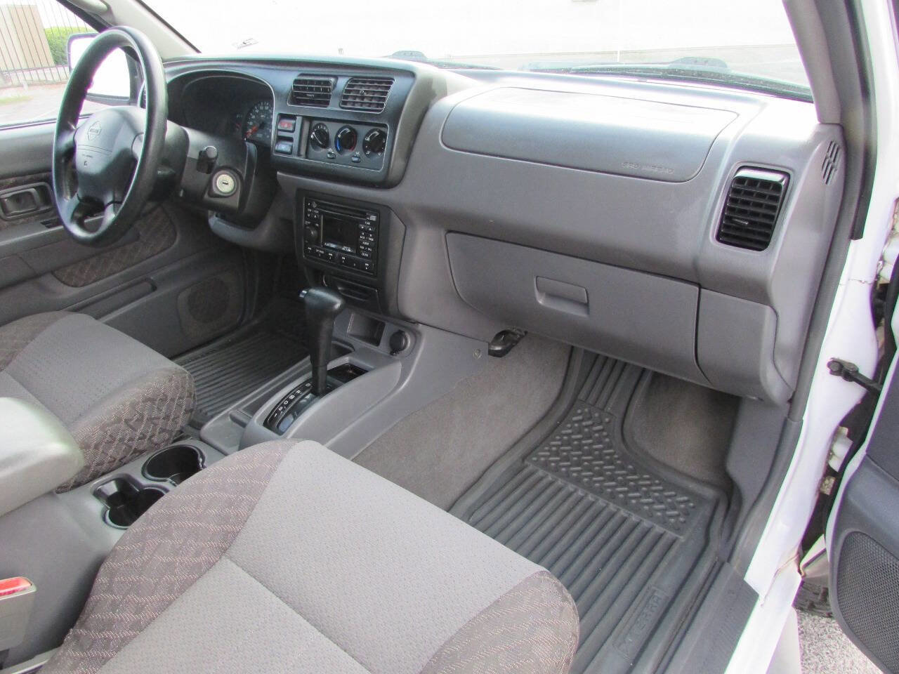 Used 2000 Nissan Xterra XE image 31