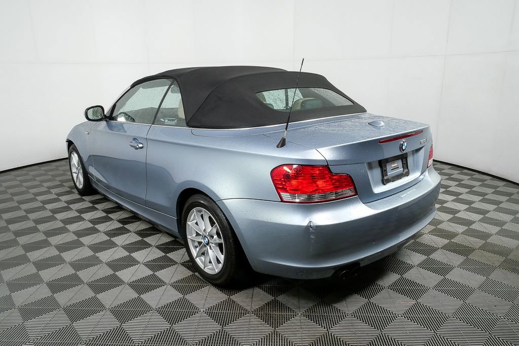 Used 2011 BMW 128i Convertible video 3
