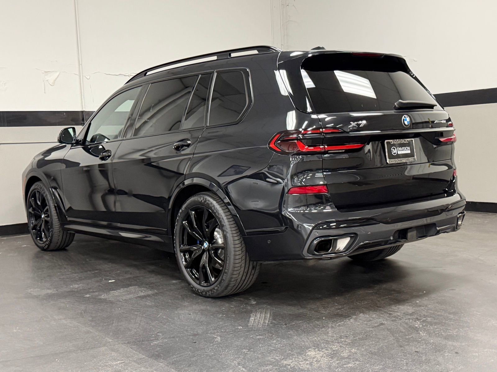 Used 2025 BMW X7 xDrive40i w/ Executive Package image 10