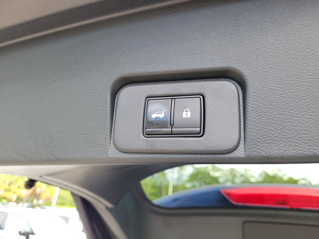 Used 2024 Nissan Rogue Platinum w/ Platinum Premium Package FWD image 10
