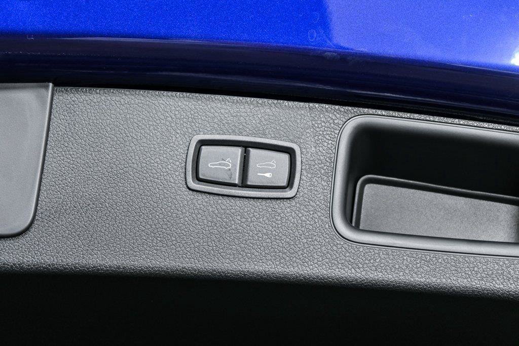 Used 2026 Porsche Macan AWD/4WD image 32