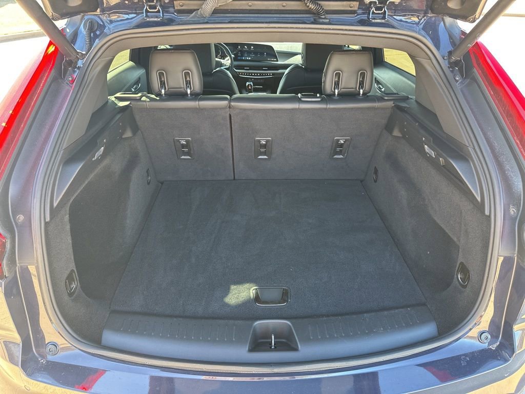 Certified 2024 Cadillac XT4 Luxury w/ Cold Weather Package image 33