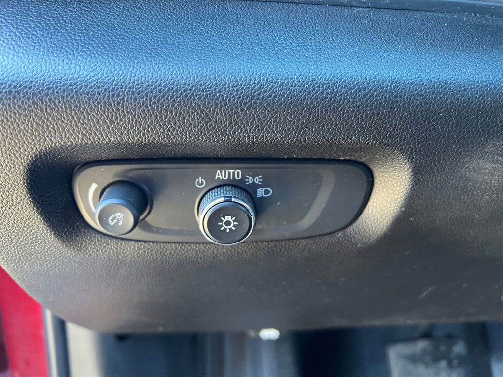 Used 2023 Chevrolet Traverse LT w/ Midnight/Sport Edition image 15