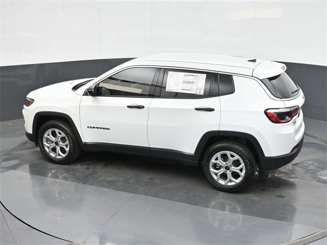Used 2025 Jeep Compass Sport image 26