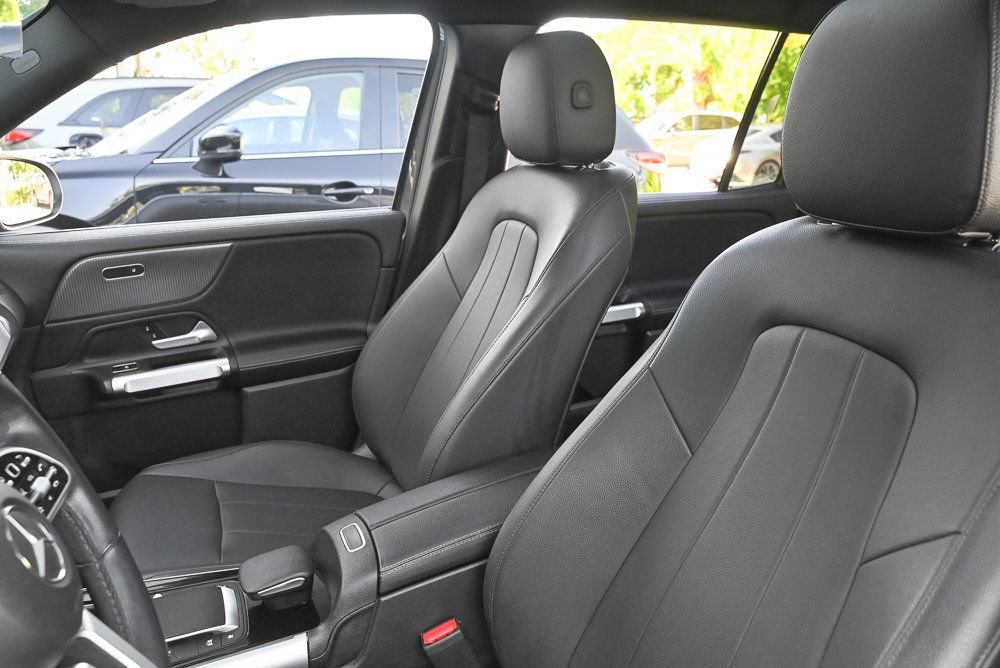 Used 2022 Mercedes-Benz GLB 250 image 13