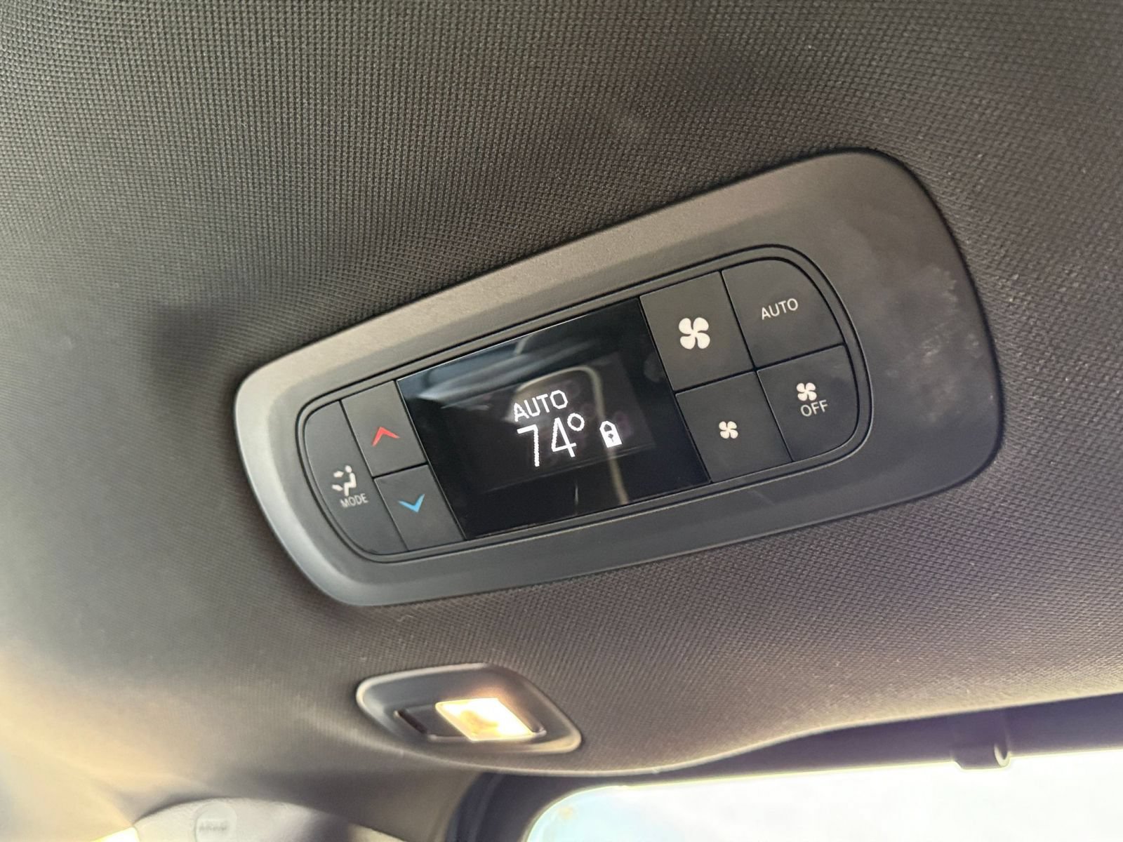 Used 2025 Chrysler Pacifica Limited FWD image 25