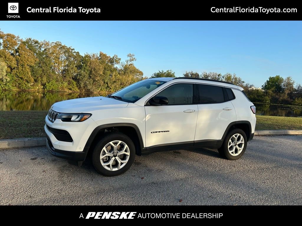 Used 2025 Jeep Compass Latitude w/ Convenience Group image 1