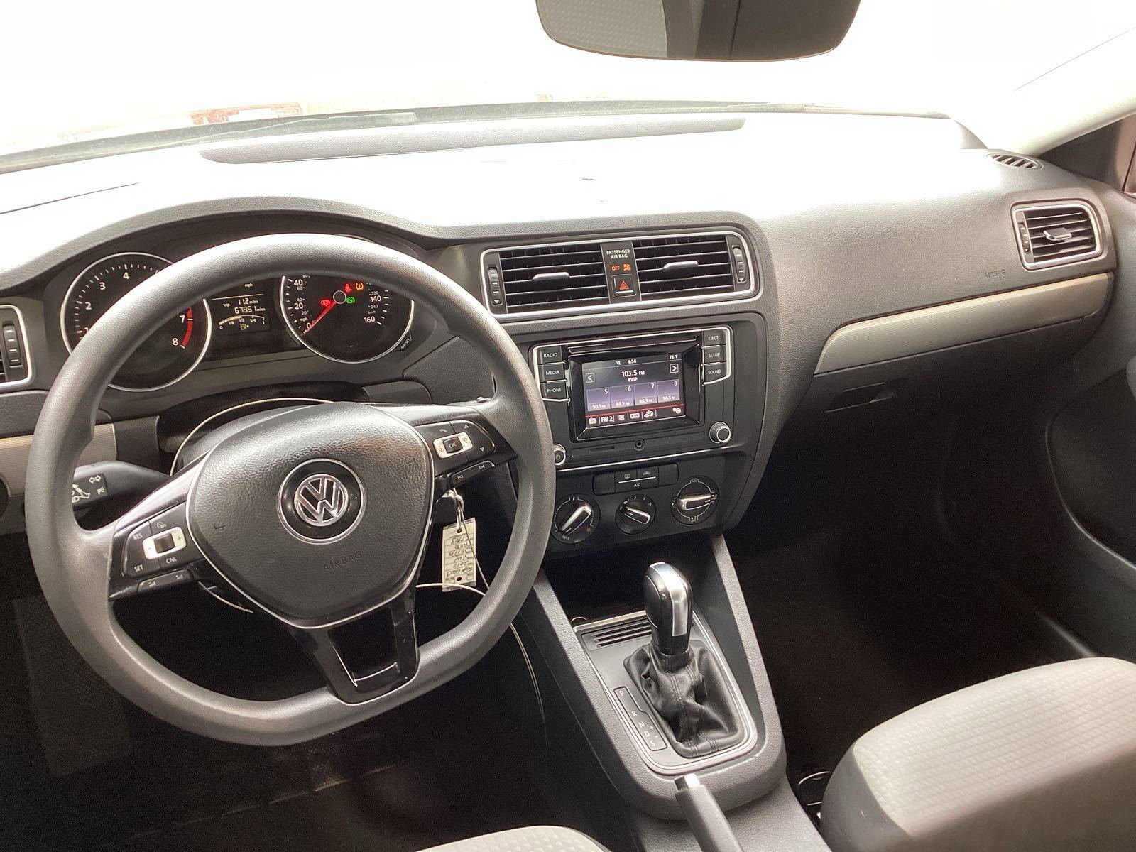 Used 2017 Volkswagen Jetta S image 11