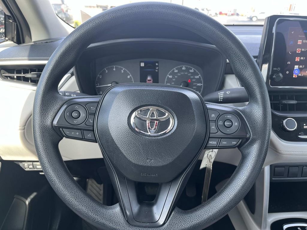 Used 2025 Toyota Corolla Cross L image 15