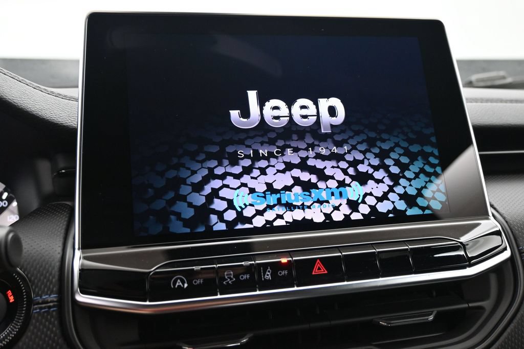 New 2026 Jeep Compass Latitude AWD/4WD image 8