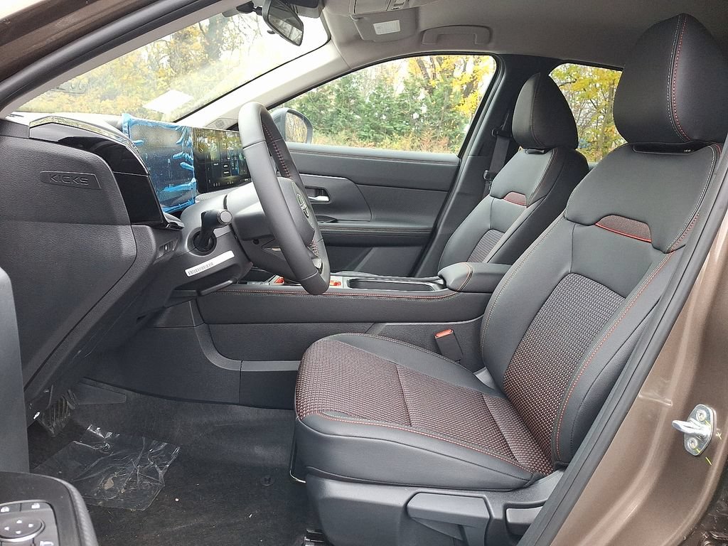 New 2026 Nissan Kicks SR w/ Cold Weather Package AWD/4WD image 11