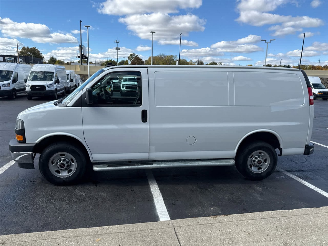Used 2024 GMC Savana 2500 w/ Driver Convenience Package image 5