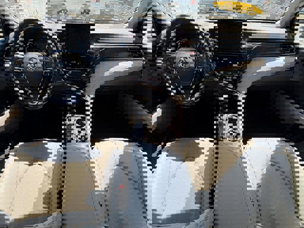 Used 2021 Toyota Camry XLE FWD image 11