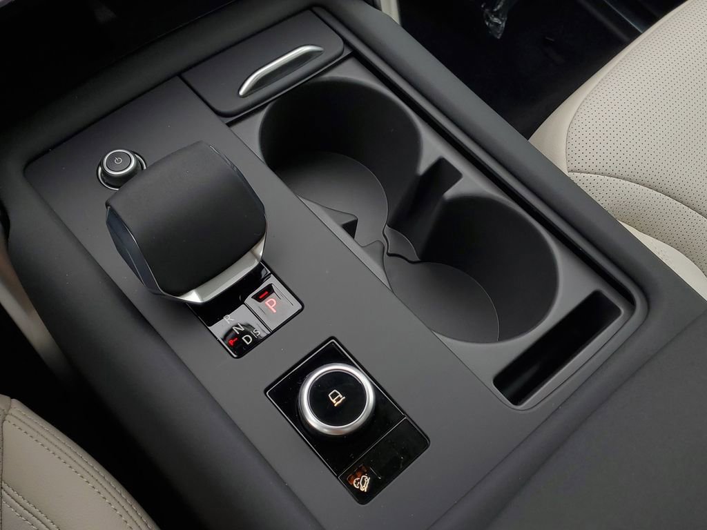 New 2026 Land Rover Discovery Dynamic SE image 26