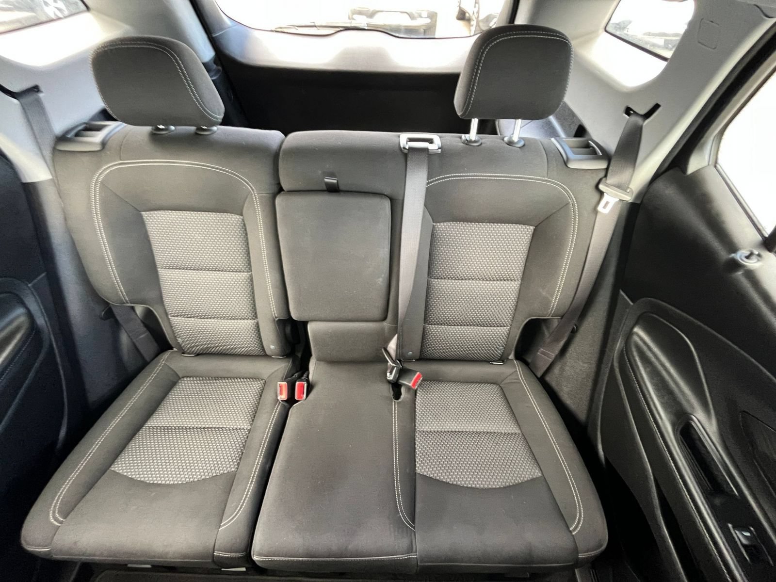 Used 2024 GMC Terrain SLE FWD image 33