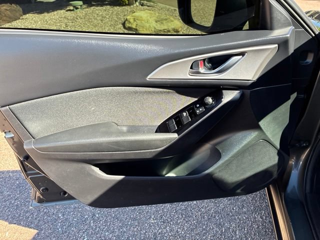 Used 2018 MAZDA MAZDA3 Sport FWD image 15