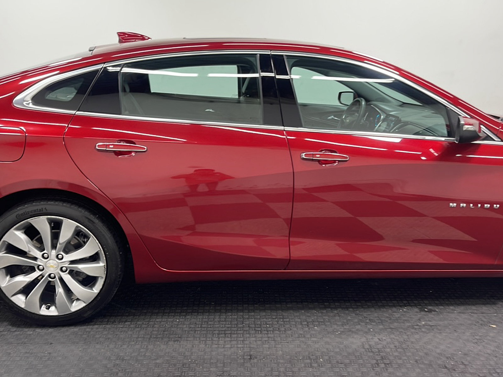 Used 2017 Chevrolet Malibu Premier w/ Premier Sun and Wheel Package FWD image 19