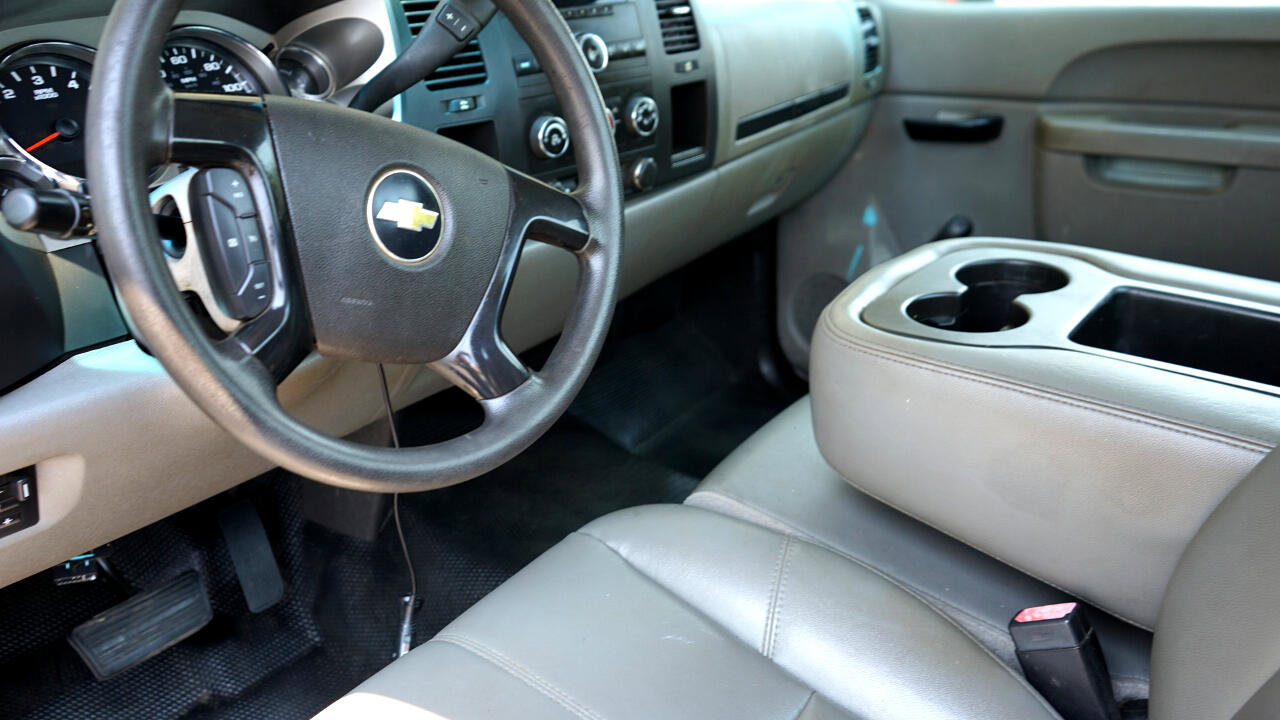 Used 2013 Chevrolet Silverado 2500 W/T image 9
