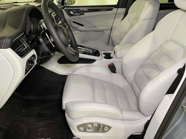 New 2026 Porsche Macan GTS image 16