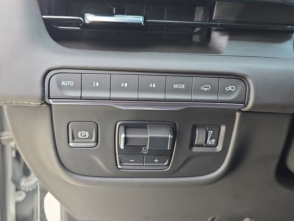 Used 2024 Cadillac Escalade ESV Sport Platinum w/ LPO, ONYX Package AWD/4WD image 31