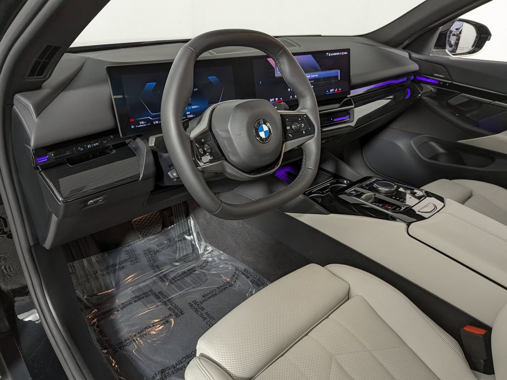 Used 2025 BMW 530i xDrive image 15