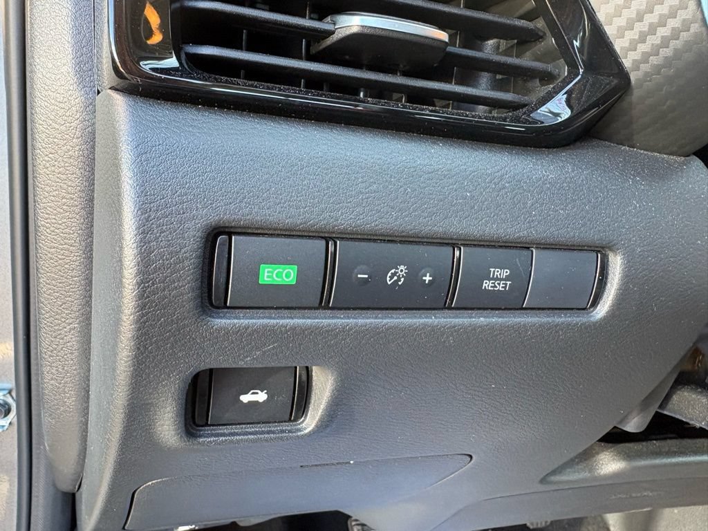 Used 2025 Nissan Sentra SV FWD image 20