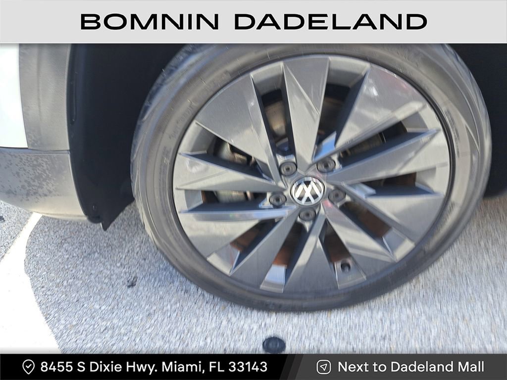 Used 2022 Volkswagen Taos S w/ IQ Drive S Package image 8