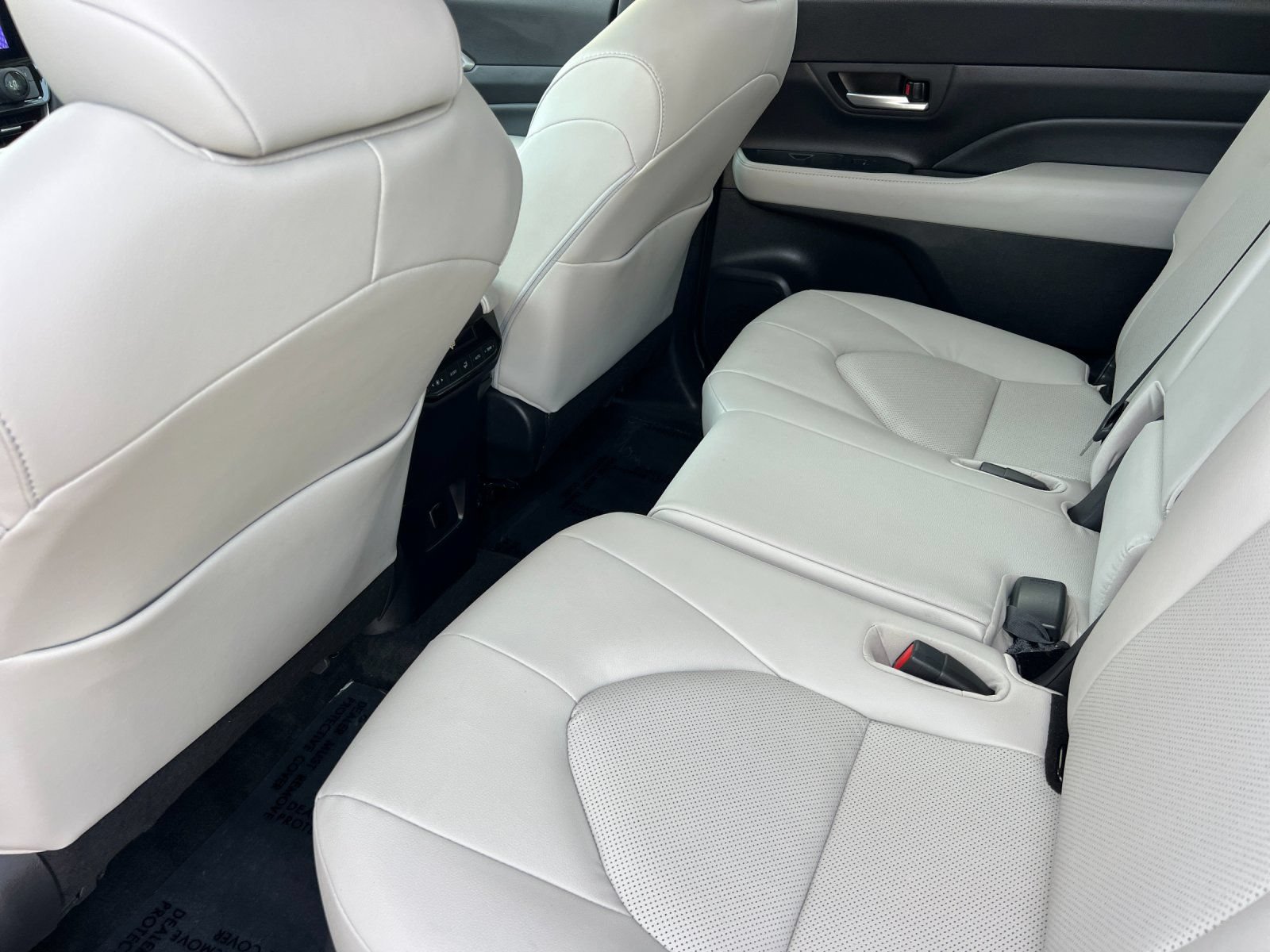 Used 2024 Toyota Grand Highlander AWD image 11