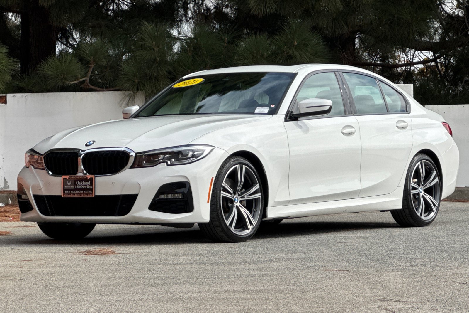 Used 2021 BMW 330i Sedan w/ M Sport Package RWD image 8