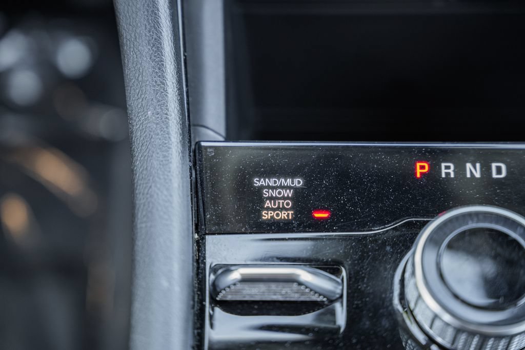 Used 2023 Jeep Grand Cherokee Limited AWD/4WD image 27
