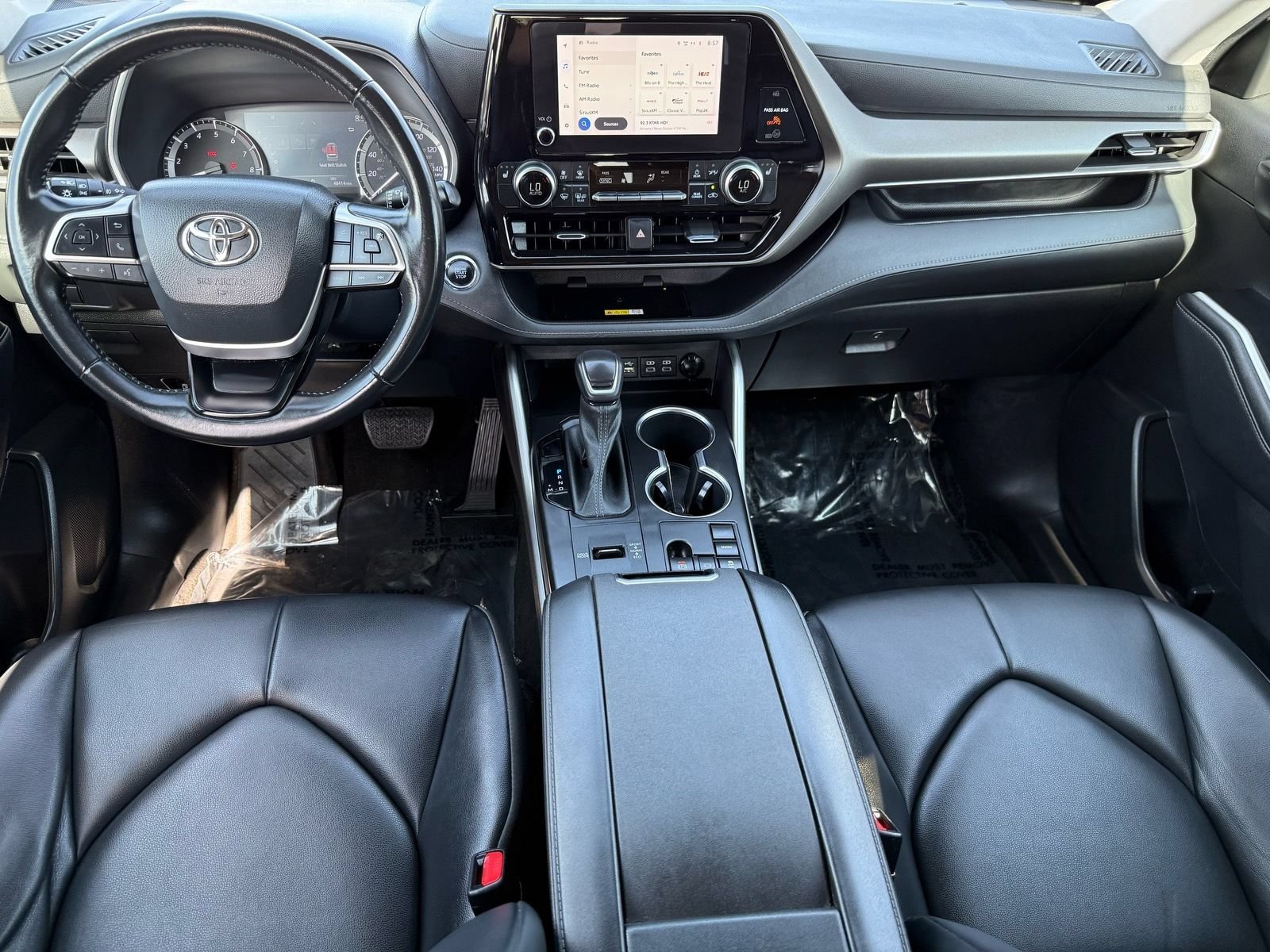 Used 2023 Toyota Highlander XLE FWD image 28