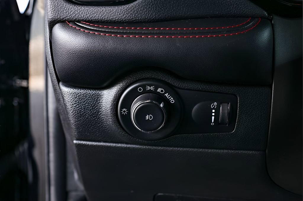 Used 2023 Dodge Durango GT image 35