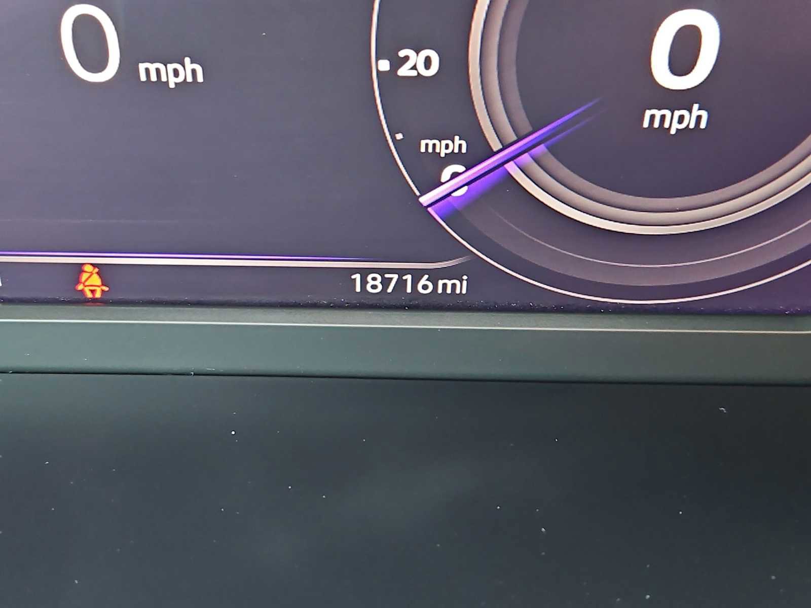 Certified 2023 Volkswagen Tiguan SEL R-Line image 14