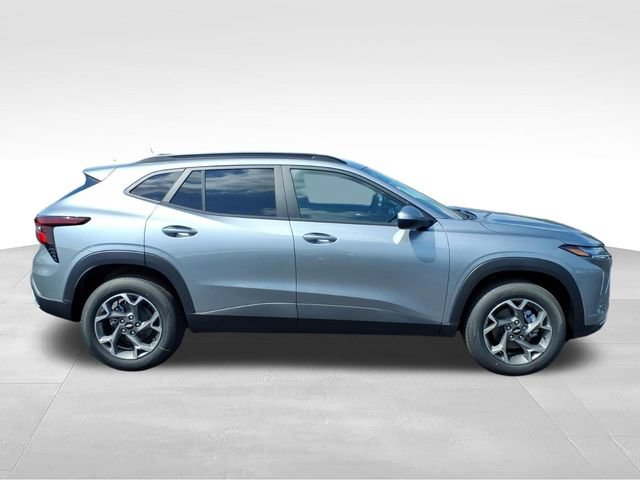 New 2026 Chevrolet Trax LT FWD image 2